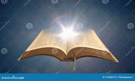 Libro sacro aperto durante meditazione