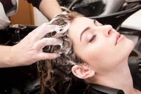 massaggio ayurvedico cuoio capelluto capelli