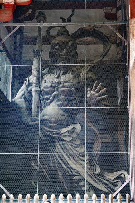 Porta Nandaimon e statue Nio