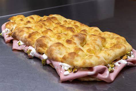 Pizza alla pala romana croccante