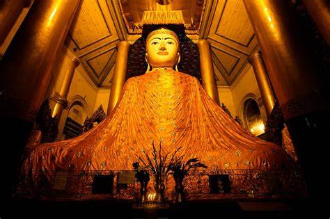 Shwedagon Pagoda reliquie quattro Buddha