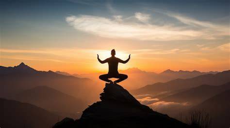 Persona in meditazione nella natura